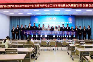 上港海港队拍摄新赛季全家福，31名球员参加&奥斯卡、武磊C位